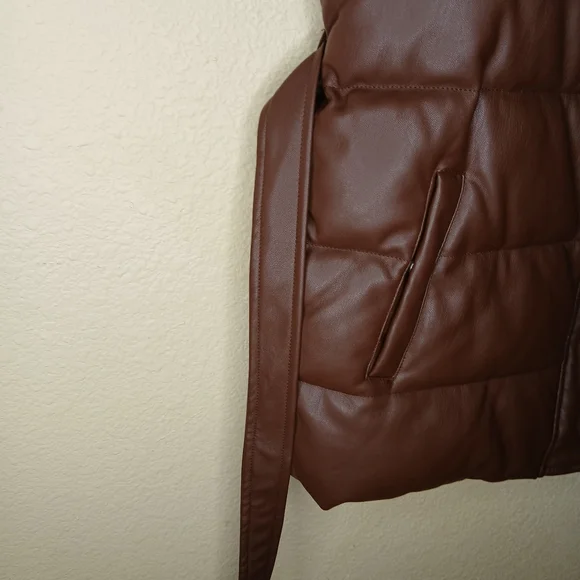 Levi's Chocolate Brown Puffer Vest With Belt Womens Size Small NWOT - Picture 5 of 15